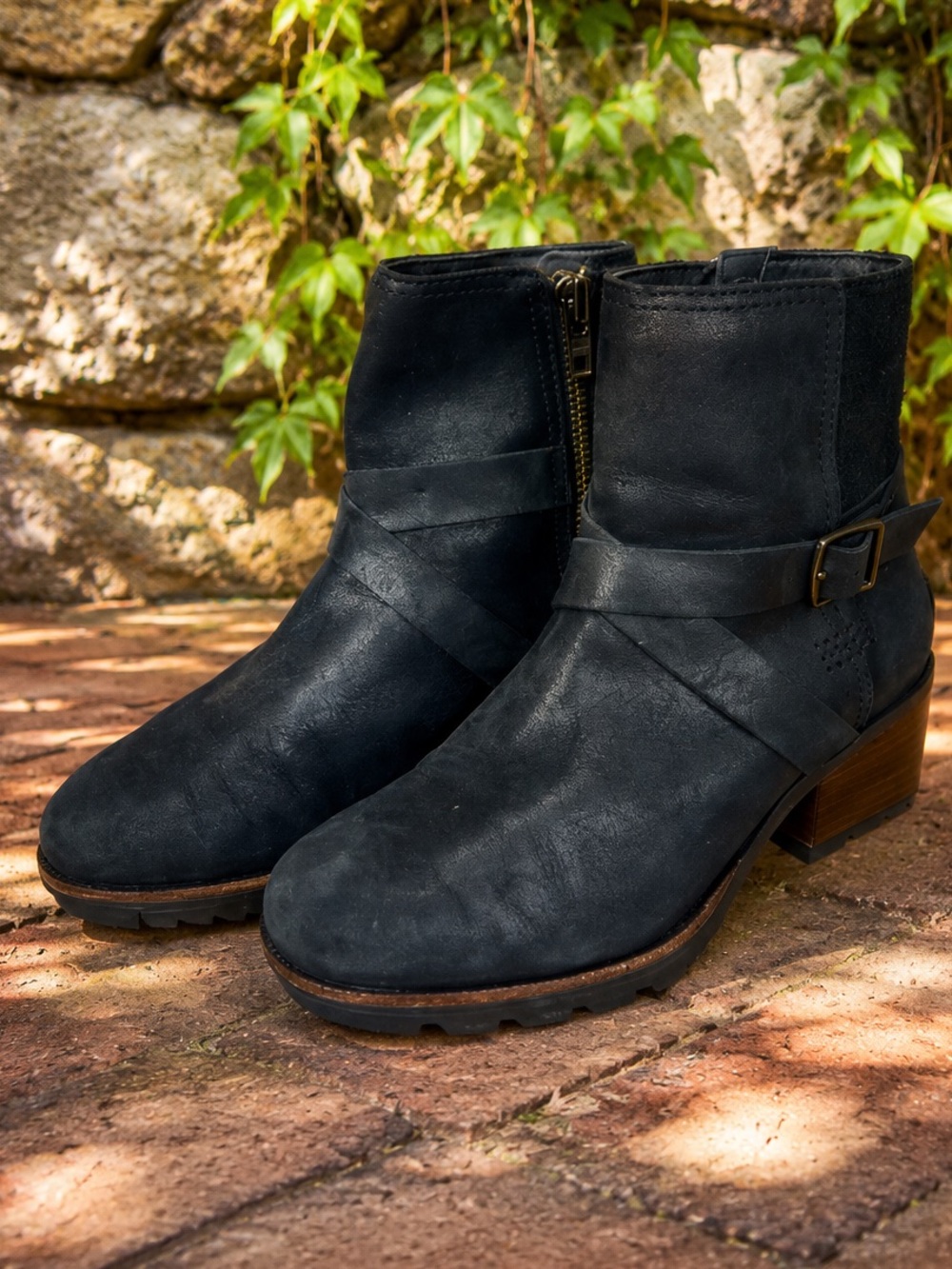 SOREL Black Nubuck Suede Leather Side Zip Moto Style Ankle Boots, 6